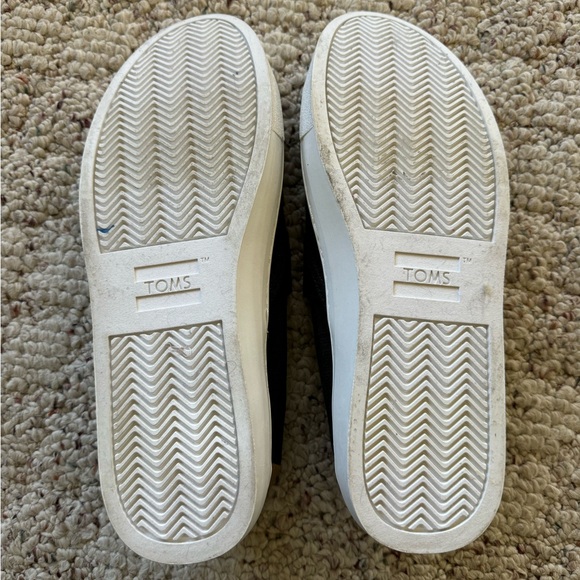 Tom’s slip ons (women’s) - Picture 4 of 4